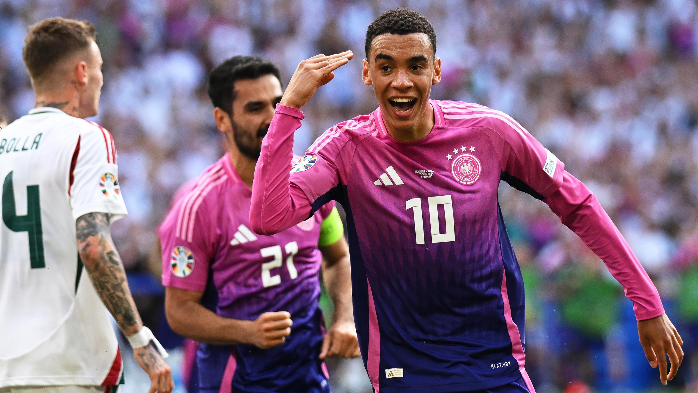 Deutschlands Jamal Musiala jubelt über seinen Treffer zum 1:0 gegen Ungarn.