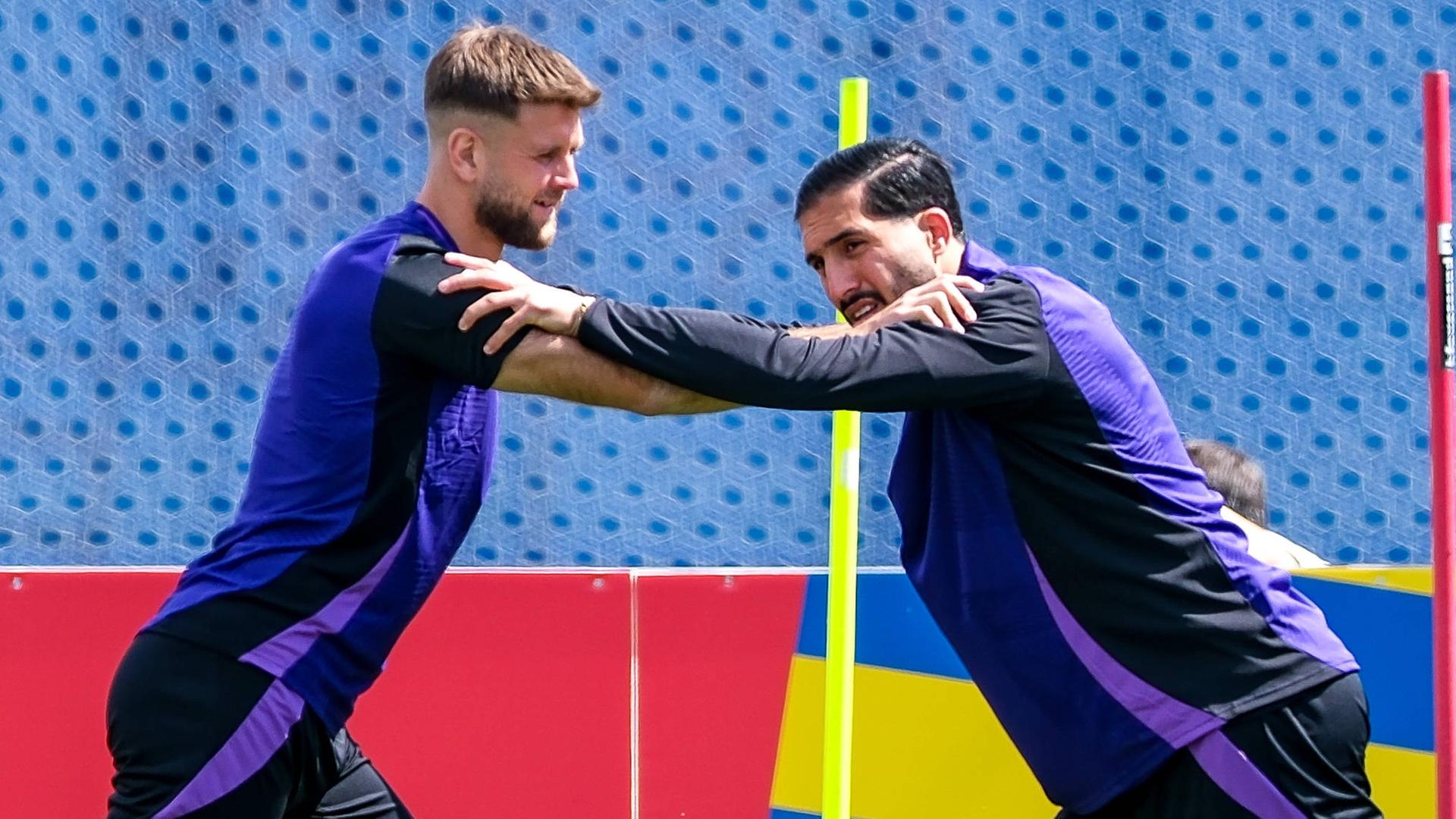 Niclas Füllkrug (links) und Emre Can bei einer Trainingsübung
