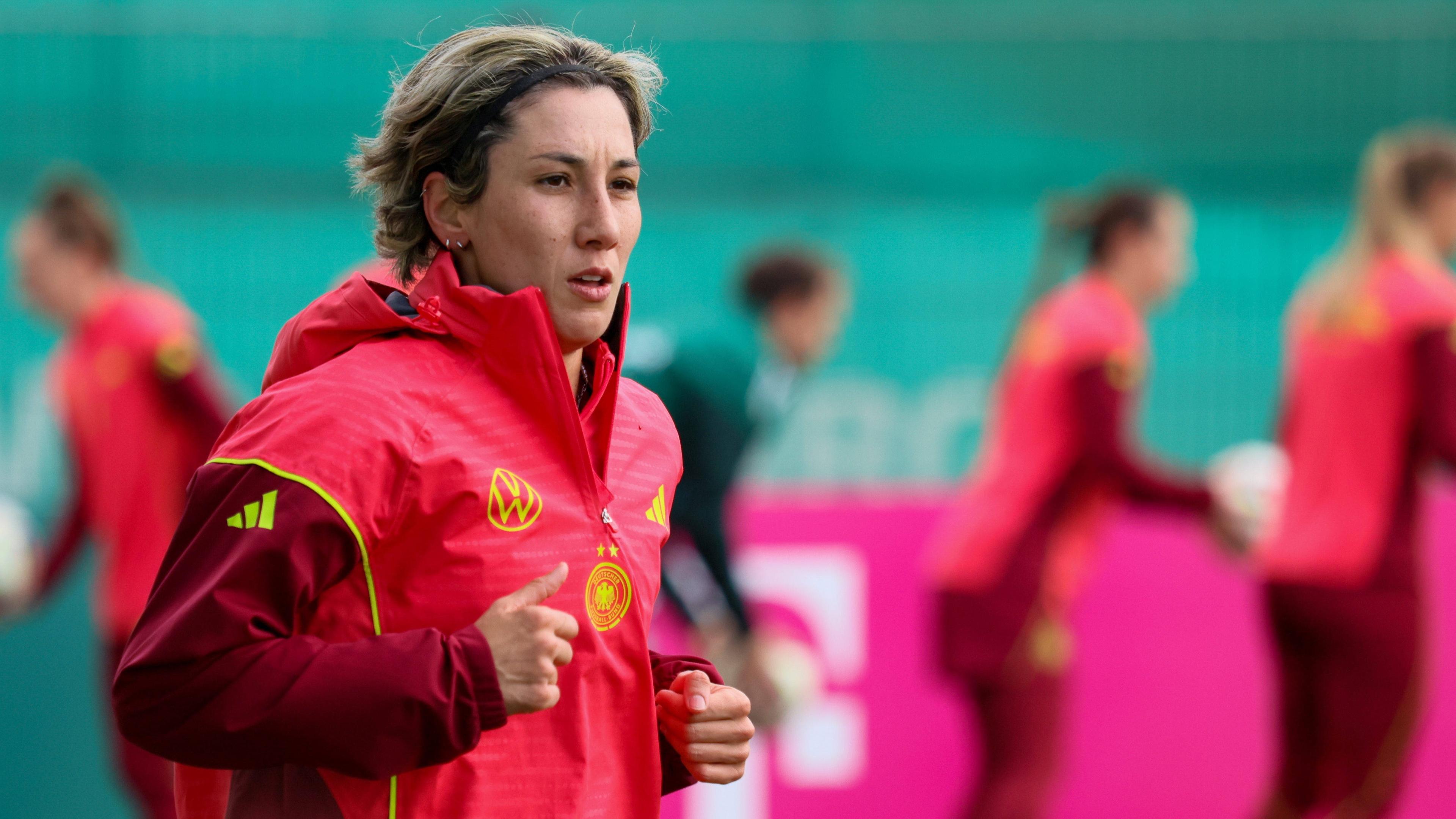 Muskuläre Probleme: Sara Doorsoun fehlt den DFB-Frauen auch im Nations-League-Rückspiel gegen Schottland.