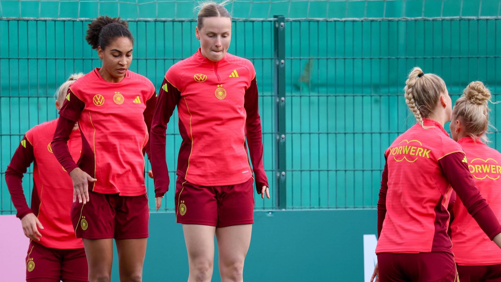DFB Frauen v.li. Cora Zicai (Deutschland) und Franziska Kett