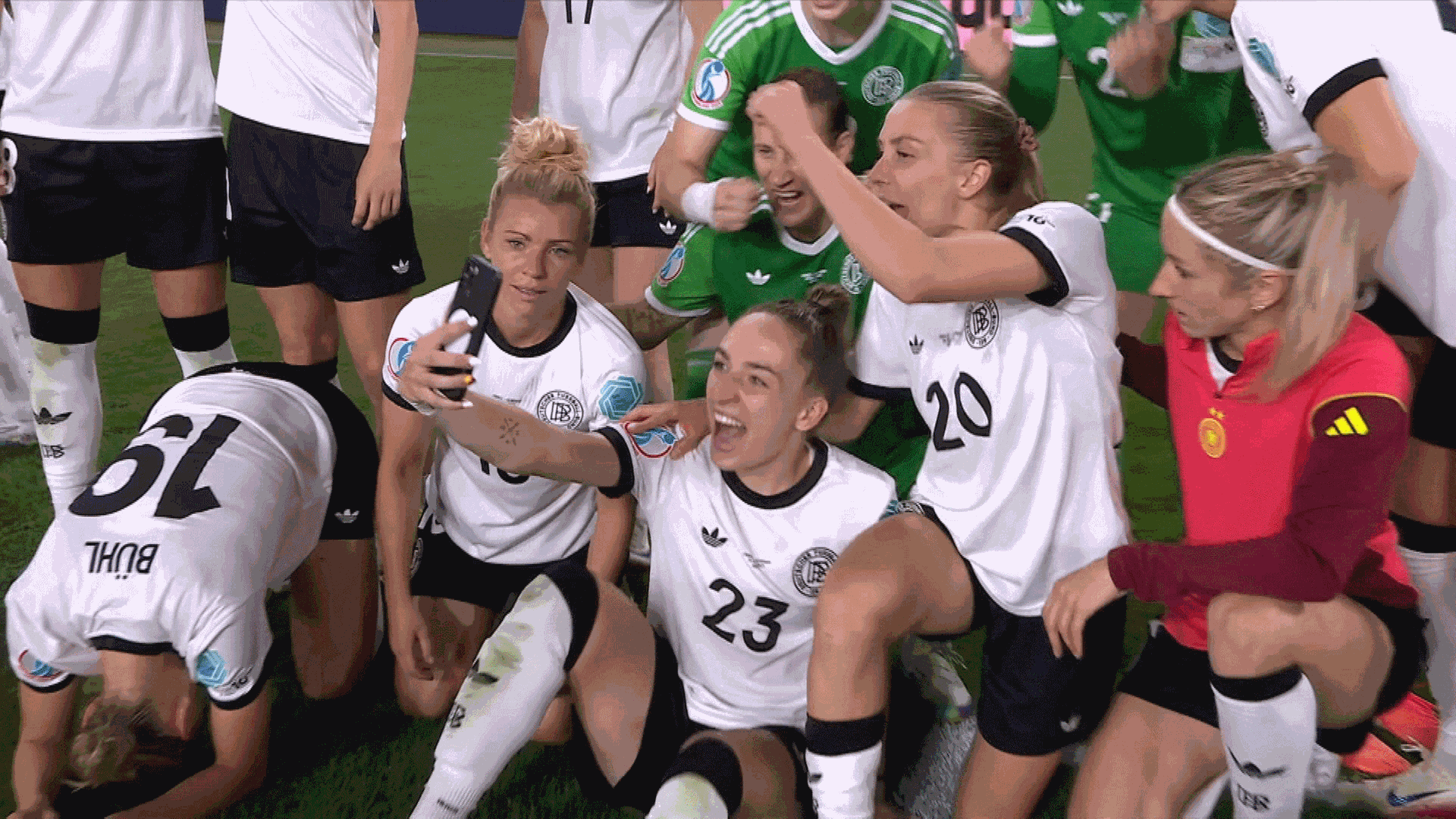 DFB-Frauen gewinnen Elfmeter-Krimi