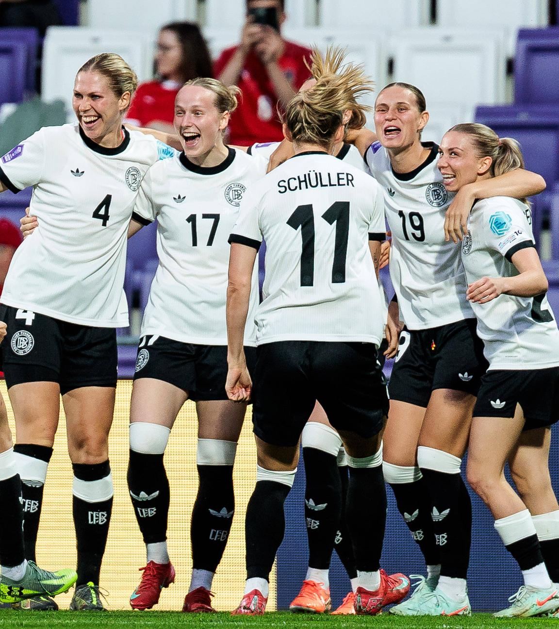 Die deutschen Fußballerinnen beim Torjubel