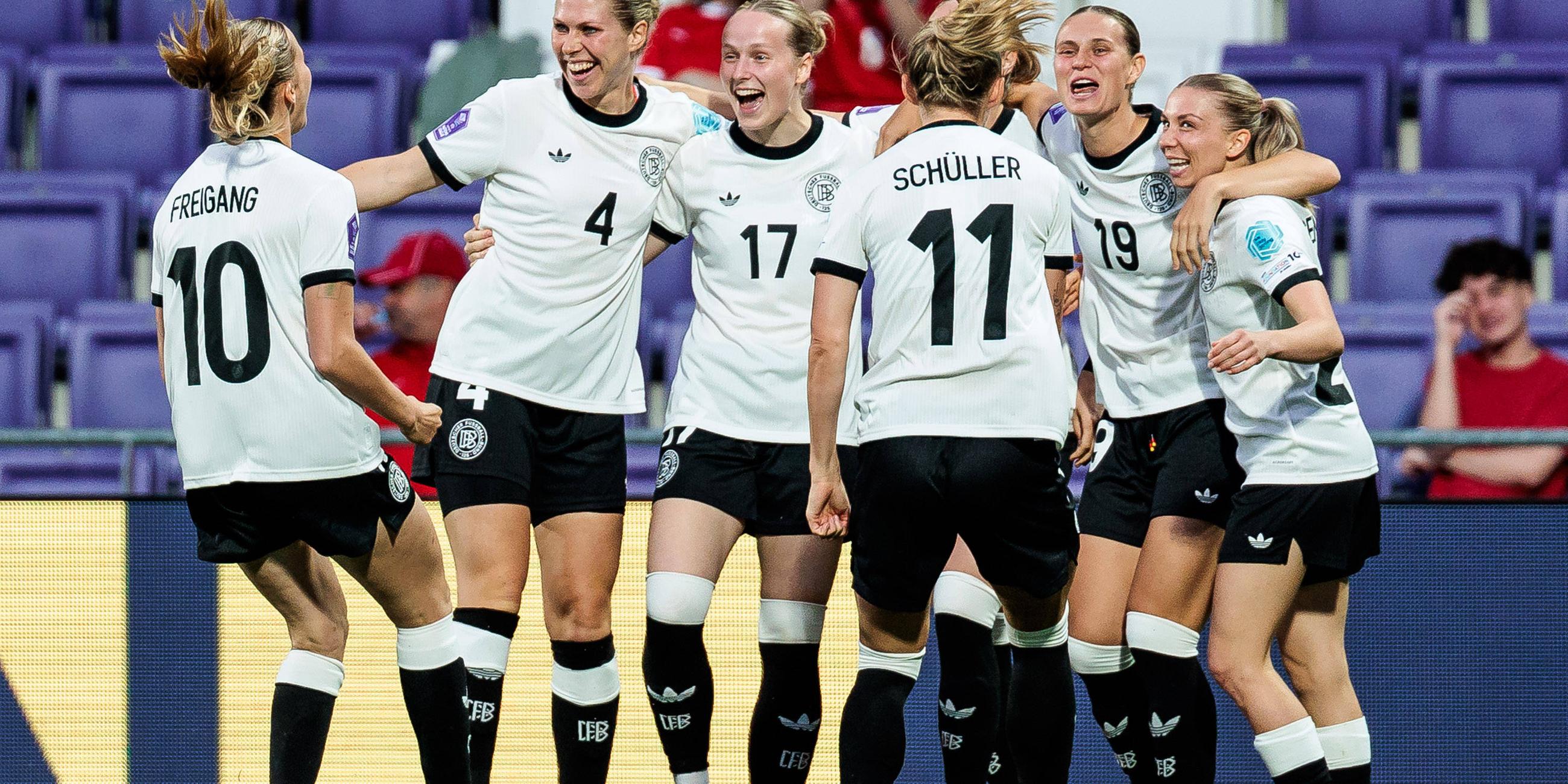 Die deutschen Fußballerinnen beim Torjubel