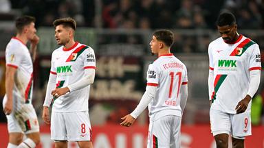  Elvis Rexhbecaj, Ismael Seifallah Gharbi und Samuel Emmanuel Essende Mbongu in Augsburg am 28.10.25