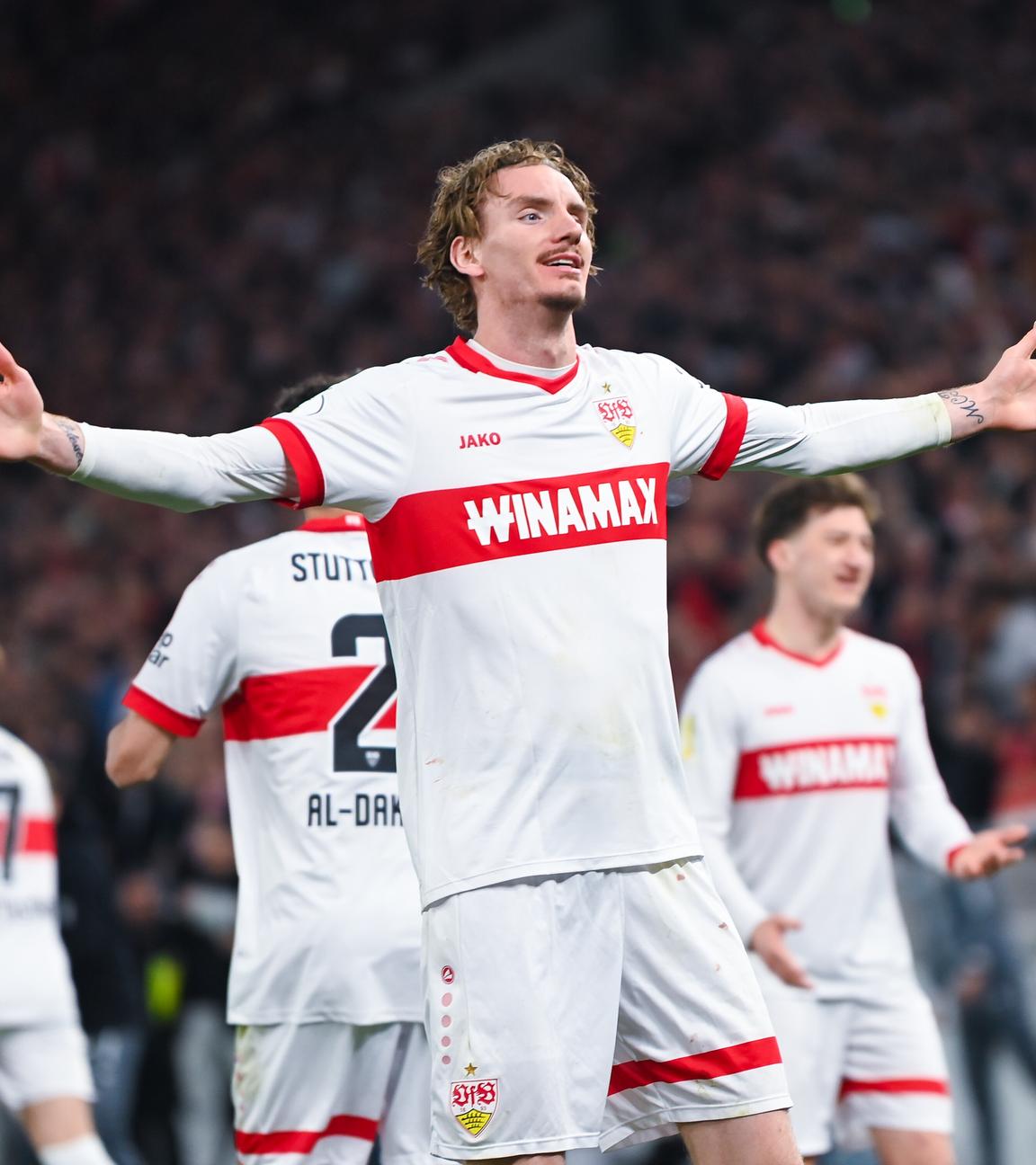 Stuttgarts Nick Woltemade jubelt nachs einem Tor zum 2:0 gegen den RB Leipzig.