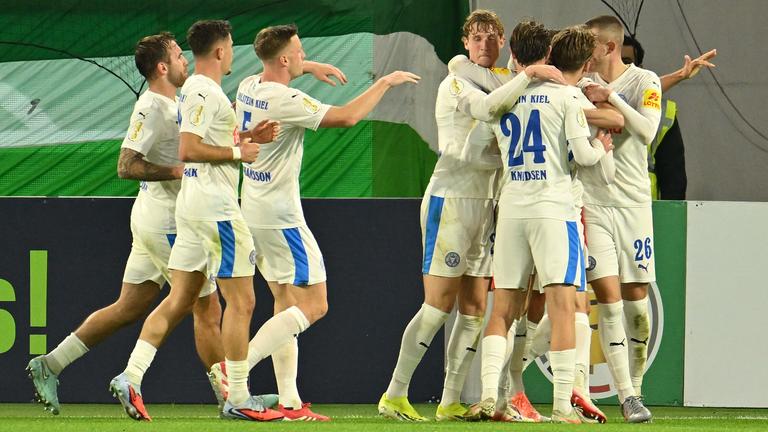 Kieler Mannschaft in Wolfsburg am 28.10.25