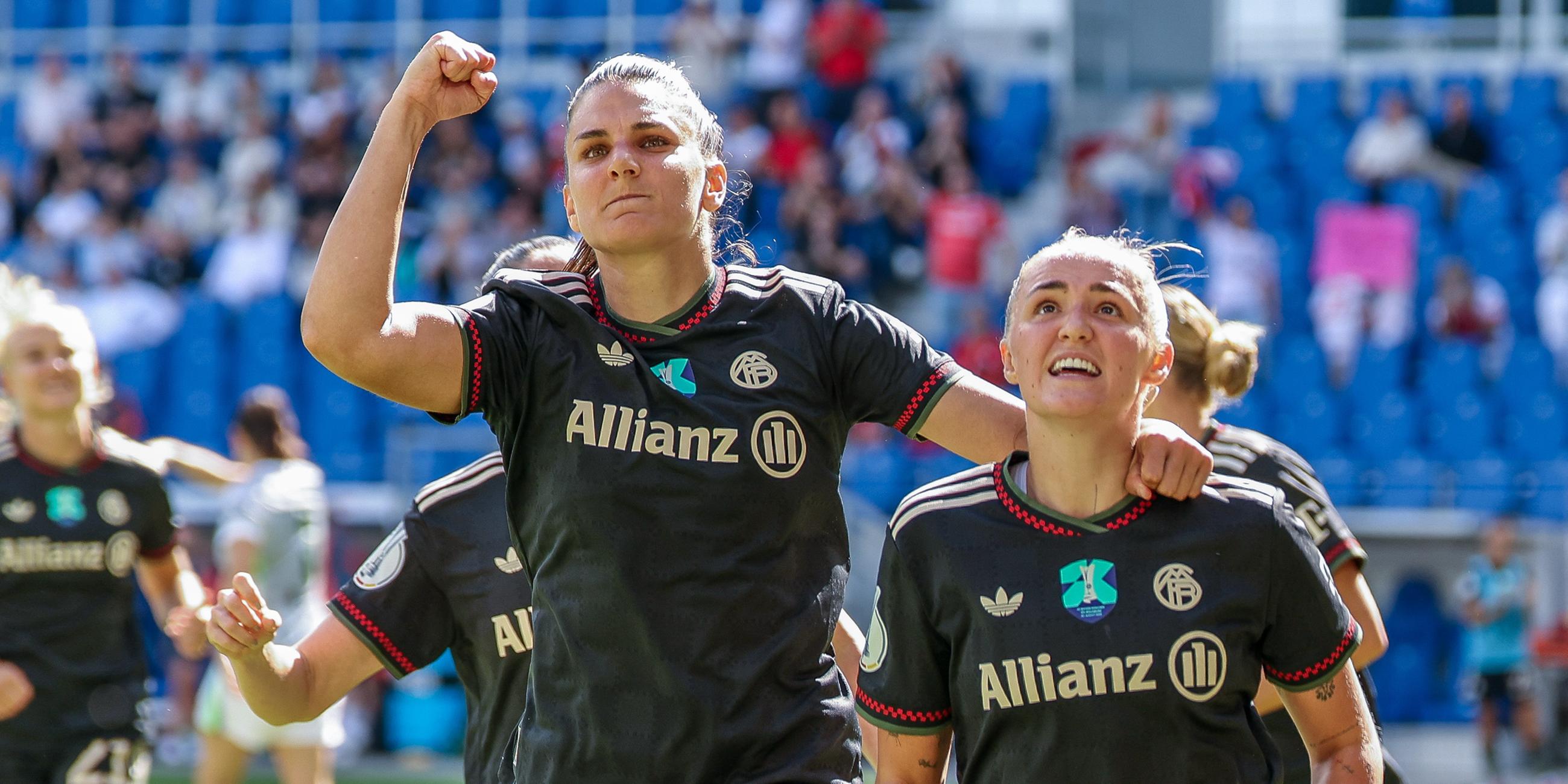 Jubel bei Jovana Damnjanovic und Georgia Stanway vom FC Bayern.