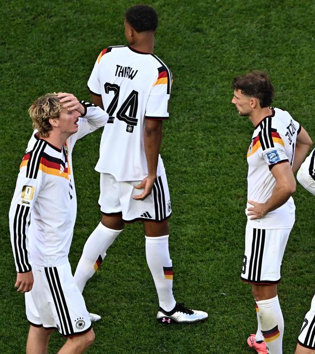Frust  und Fassungslosigkeit bei den DFB--Kickern nach dem WM-Aus