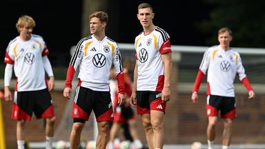 Joshua Kimmich und Nils Schlotterbeck im Training der Nationalmannschaft
