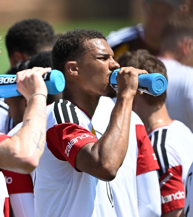 Das DFB-Team um Malick Thiaw (m.) im Training in Winston-Salem