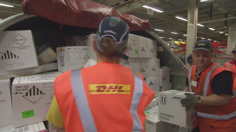 DHL Paketbote