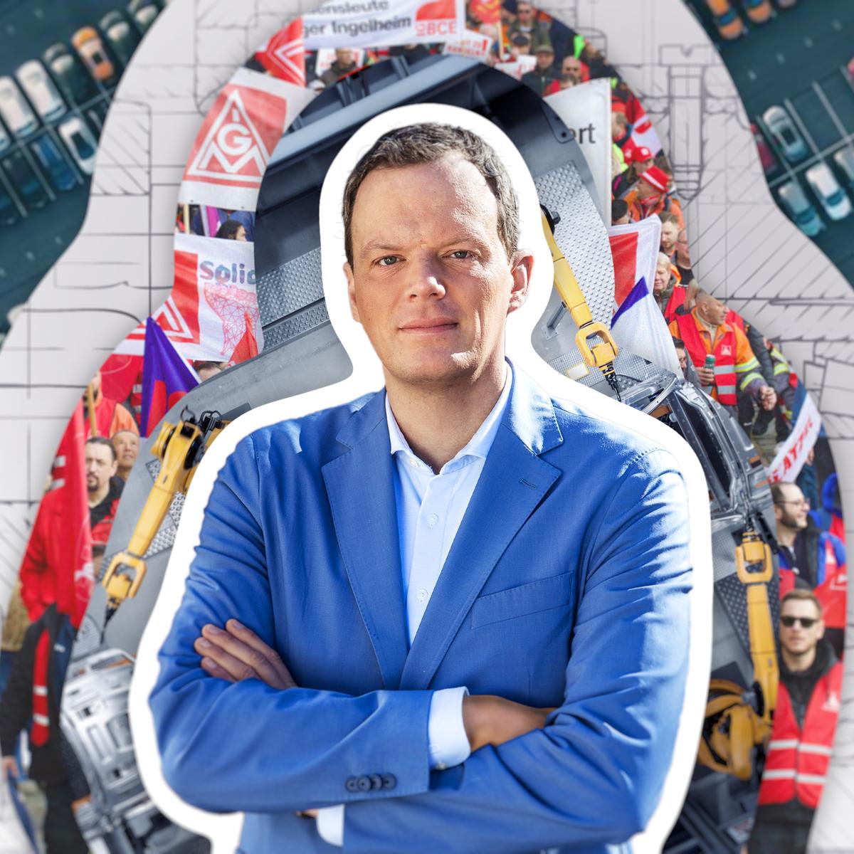 Am Puls mit Florian Neuhann: Die Autokrise - War's das mit Wohlstand?": Florian Neuhann steht auf einer Demonstration der IG-Metall.
