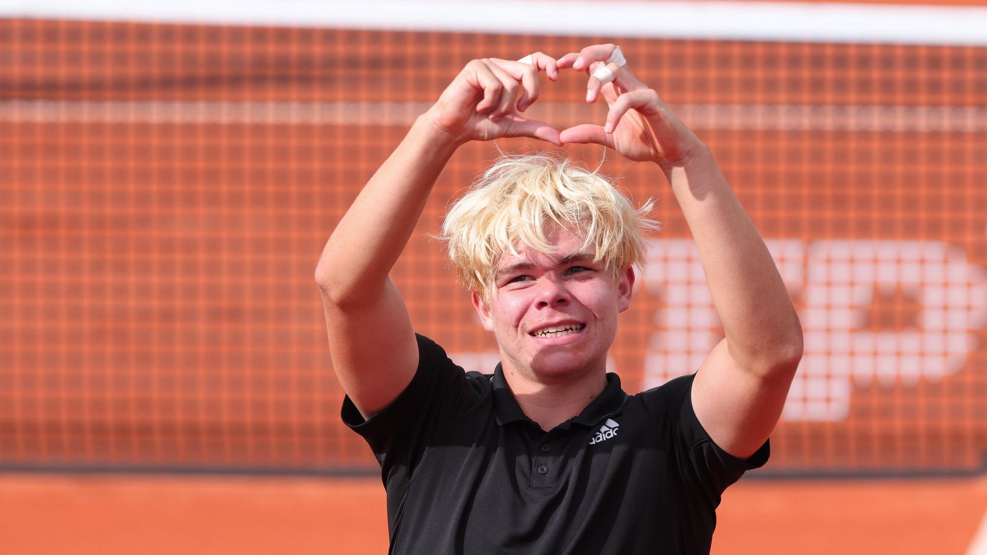 Diego Dedura-Palomero jubelt nach dem Sieg in München.