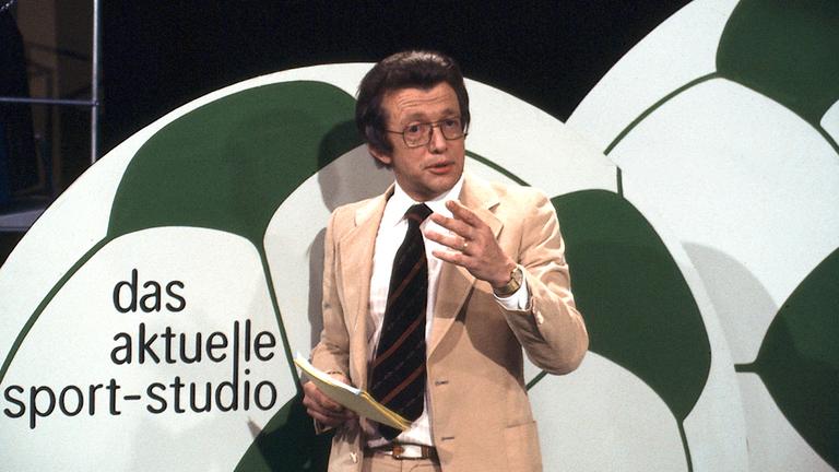 Archiv: Dieter Thomas Heck moderiert das Aktuelle Sport-Studio 