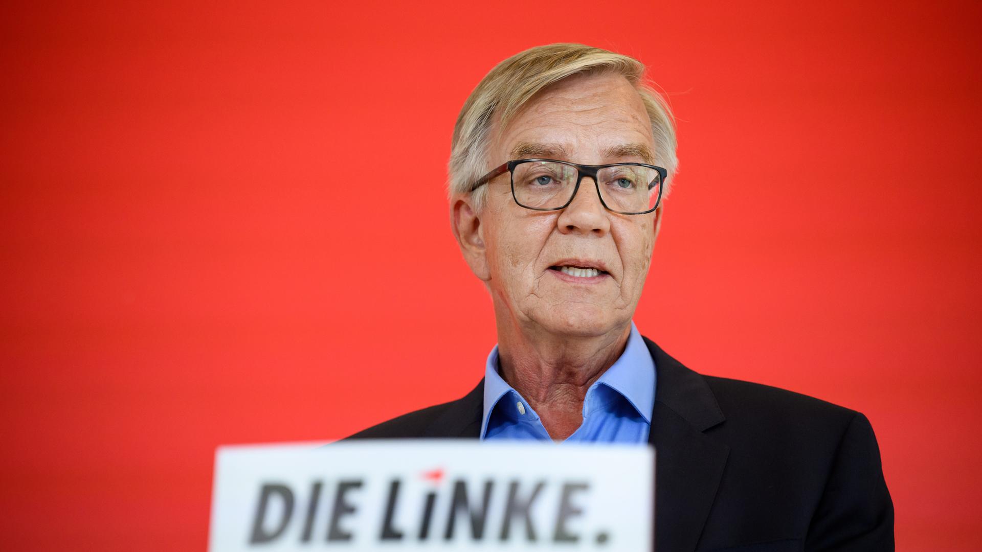Berlin: Dietmar Bartsch, Vorsitzender der Bundestagsfraktion der Partei Die Linke, äußert sich vor der Sitzung der Fraktion Die Linke im Deutschen Bundestag.