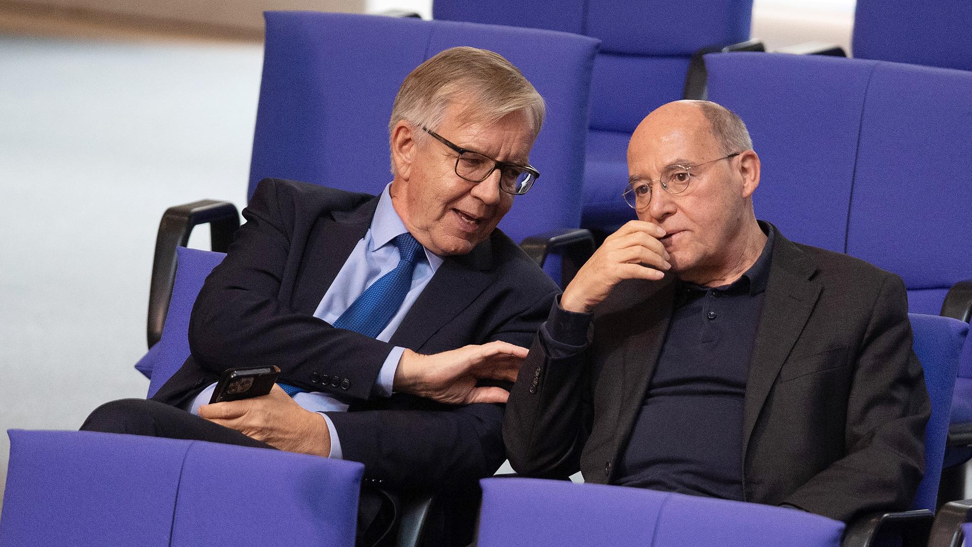 Dietmar Bartsch (l.) und Gregor Gysi am 10.11.2023 in Berlin