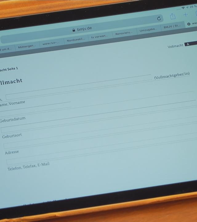 Bildschirm eines Tablets mit einer Vollmacht 