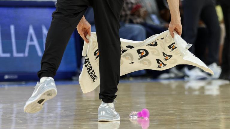 Dildos beim Frauen-Basketball: WNBA-Spiel erneut gestört