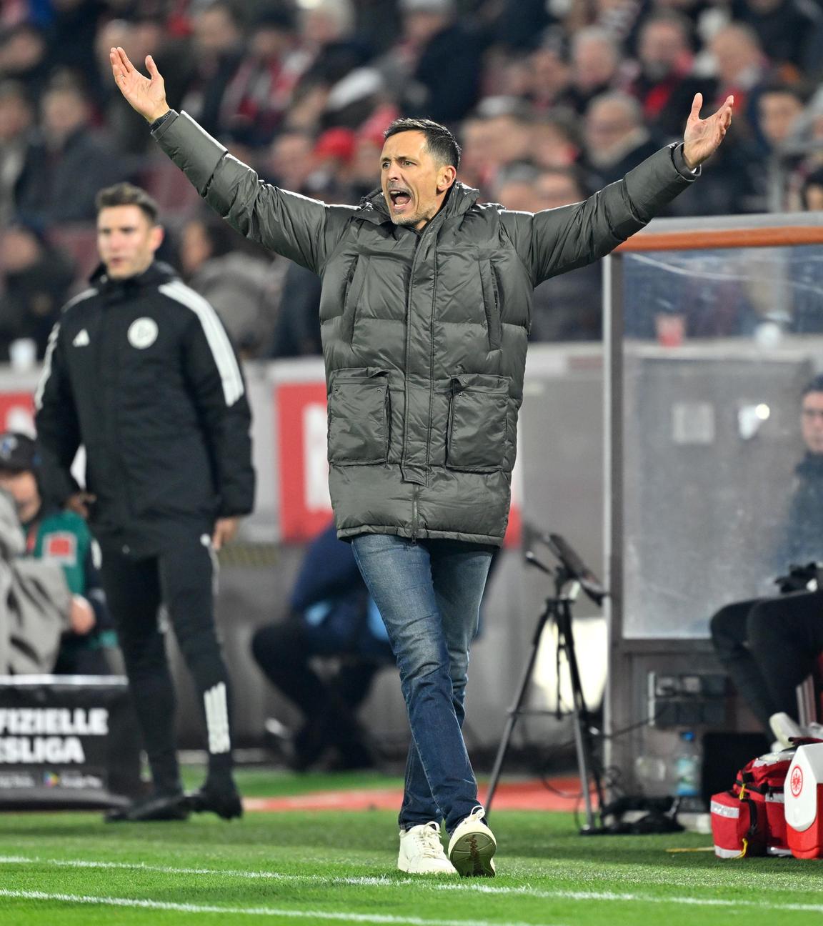 Trainer Dino Toppmöller (Eintracht Frankfurt)