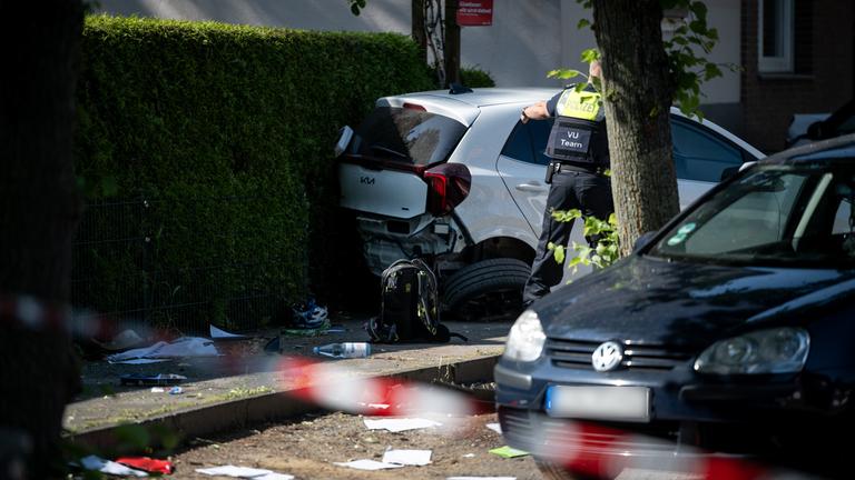 Zwei Knder in Dinslaken von Auto erfasst