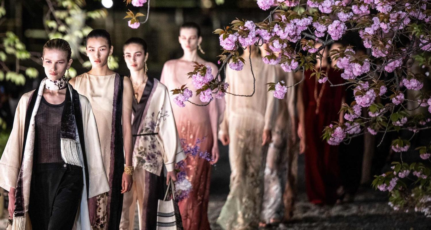 Models auf dem Laufsteg bei der Fashion-Show von Dior in Kyoto
