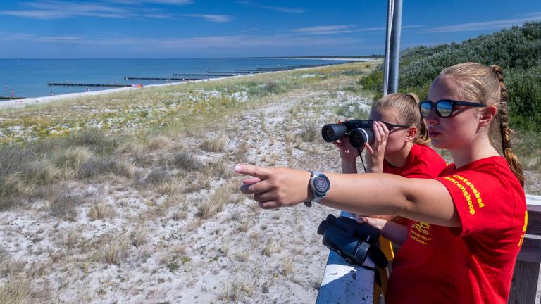 Die DLRG blickt mit Sorge über zu wenig Rettungsschwimmer in die Zukunft.