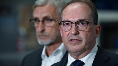 Bundesinnenminister Dobrindt und der sächsische Innenminister Armin Schuster geben eine Pressekonferenz zum Drohnenfund am Flughafen Leipzig.