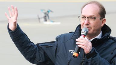 Dobrindt in Ahrensfelde 