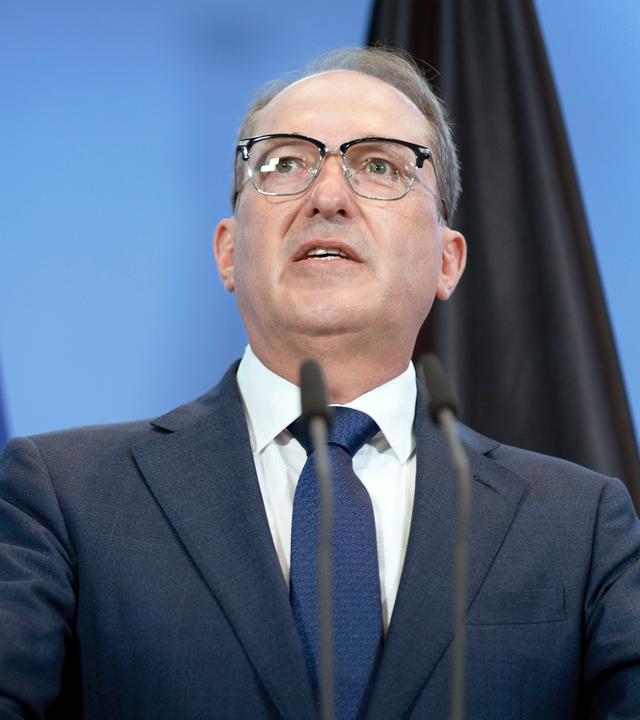 Pressekonferenz zur Reform des Rechts der Nachrichtendienste in Berlin