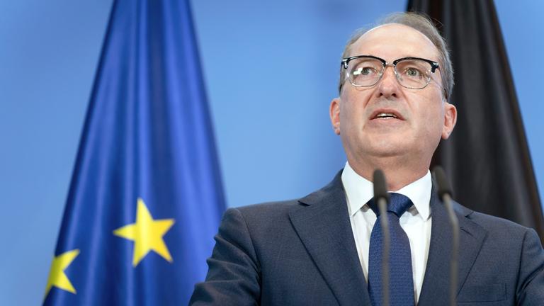 Pressekonferenz zur Reform des Rechts der Nachrichtendienste in Berlin
