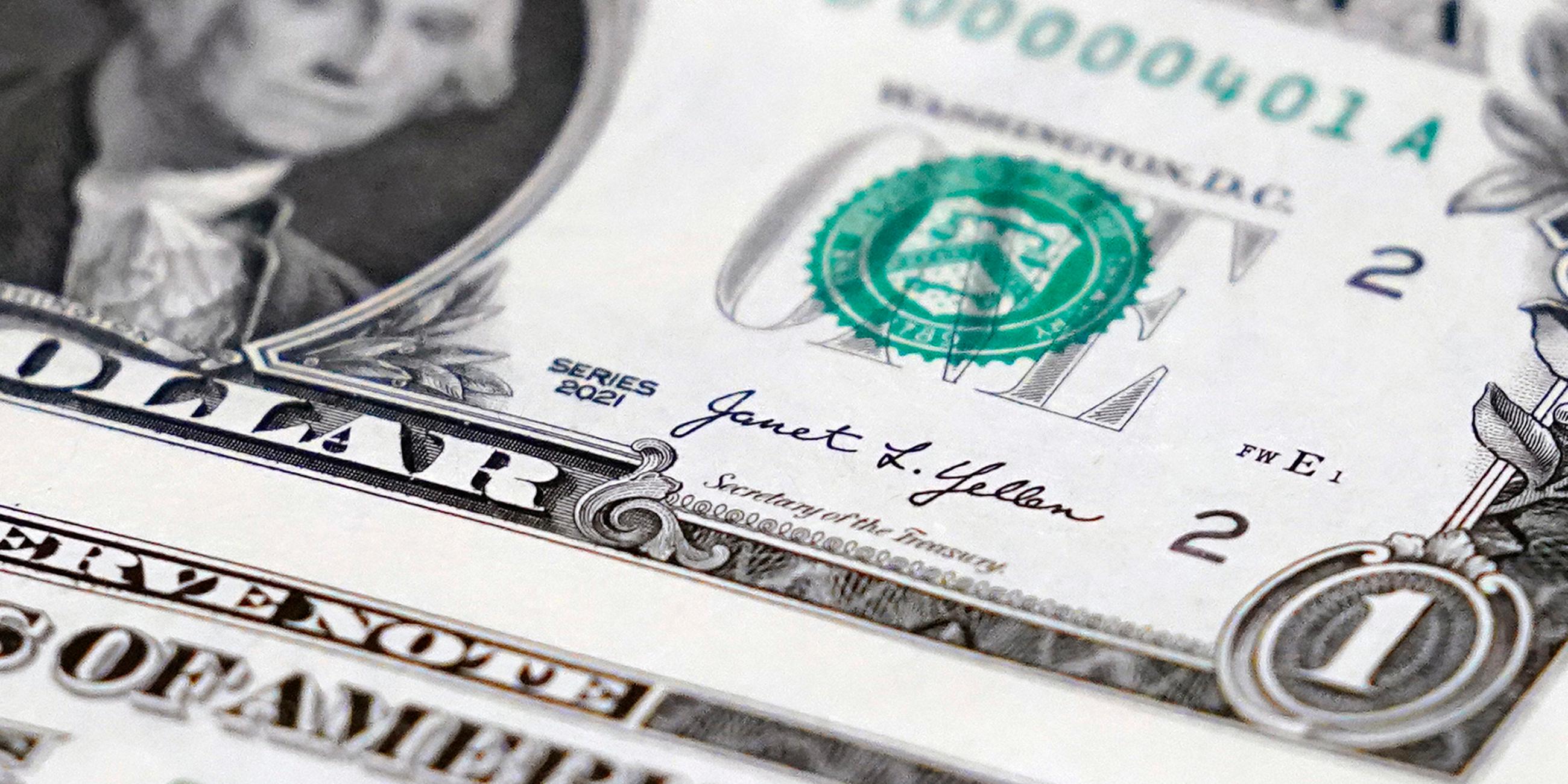 Ein frisch gedruckter Ein-Dollar-Schein.
