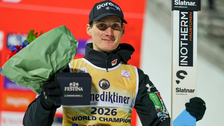 Domen Prevc (Slowenien) jubelt.