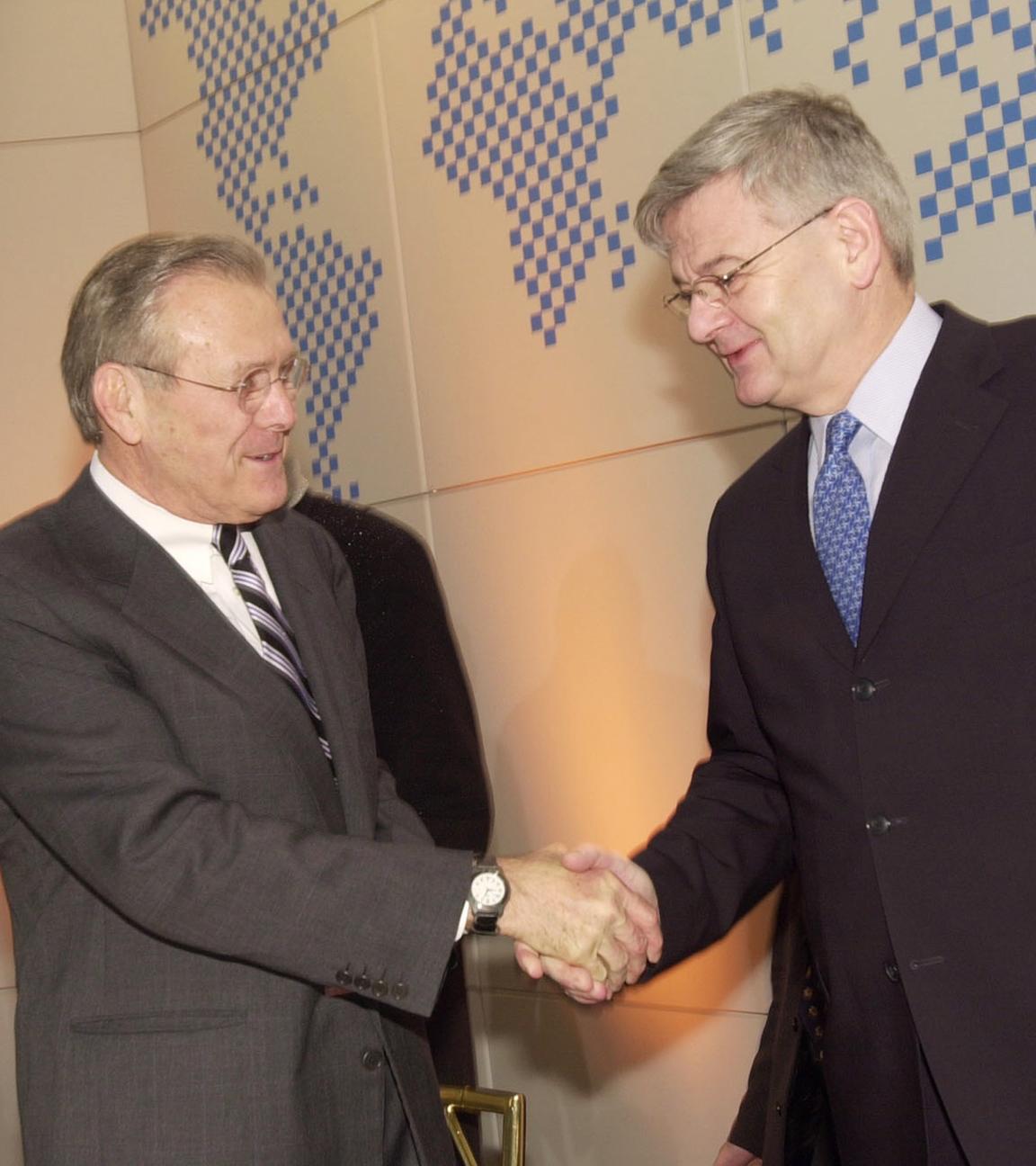 Donald Rumsfeld und Joschka Fischer bei Münchner Sicherheitskonferenz, Archivbild
