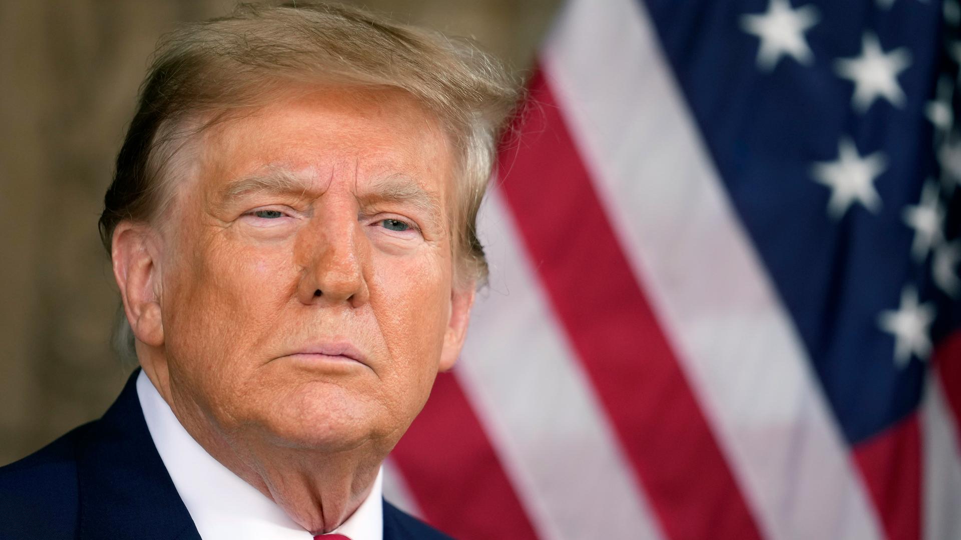 Donald Trump spricht in seinem Anwesen Mar-a-Lago in Palm Beach.