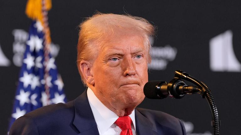 Donald Trump spricht am 13.8.2025 in Washington