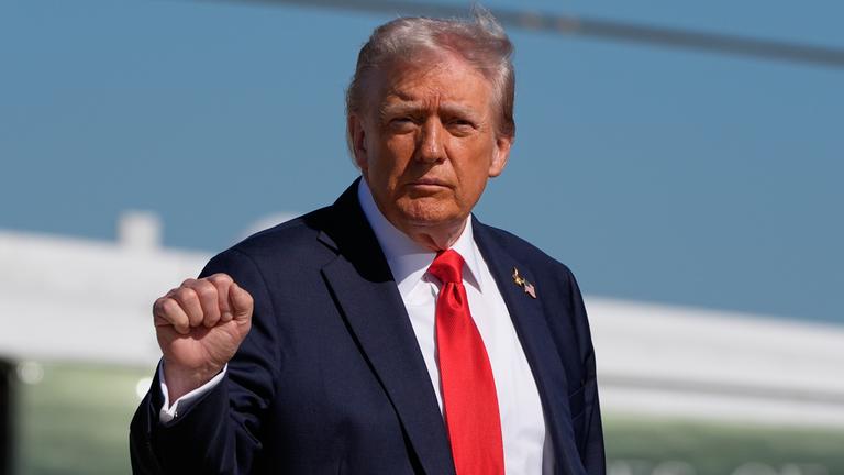 US-Präsident Trump mit geballter Faust (Archivbild)