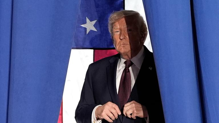 Archiv: Präsident Donald Trump trifft am Freitag, dem 19. Dezember 2025, in Rocky Mount, North Carolina, zu einer Wahlkampfveranstaltung ein, um dort zu sprechen. 