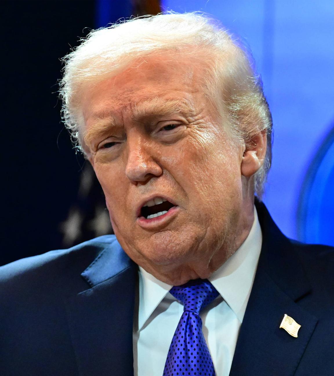 Donald Trump spricht über die Entscheidung des Obersten Gerichtshofs, mit der seine Zölle aufgehoben wurden, während einer Pressekonferenz im Weißen Haus am 20. Februar 2026.