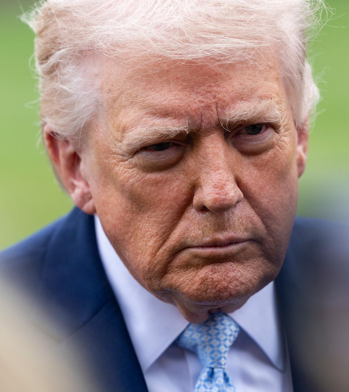 Donald Trump gibt ein Pressestatement vor dem Weißen Haus. (Archiv)