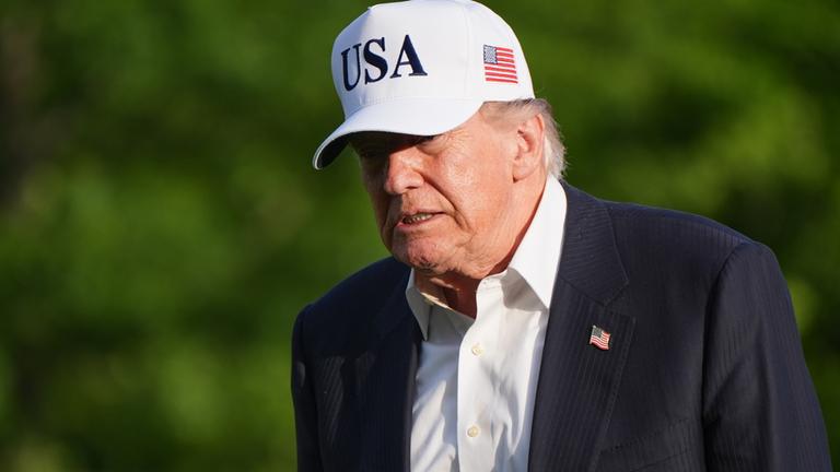 US-Präsident Donald Trump vor dem Weißen Haus, Washington D.C., am 15.05.2026.