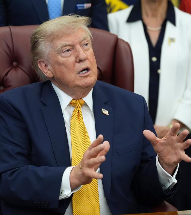 Präsident Donald Trump hält im Oval Office des Weißen Hauses eine Rede während eines Treffens zum Thema Militärfamilien.
