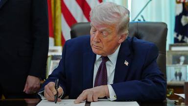 Donald Trump unterzeichnet eine Durchführungsverordnung zur Wahlintegrität, aufgenommen am 31.03.2026