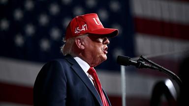 Der US-Präsident Donald Trump hält eine Rede in Gastonia, North Carolina.