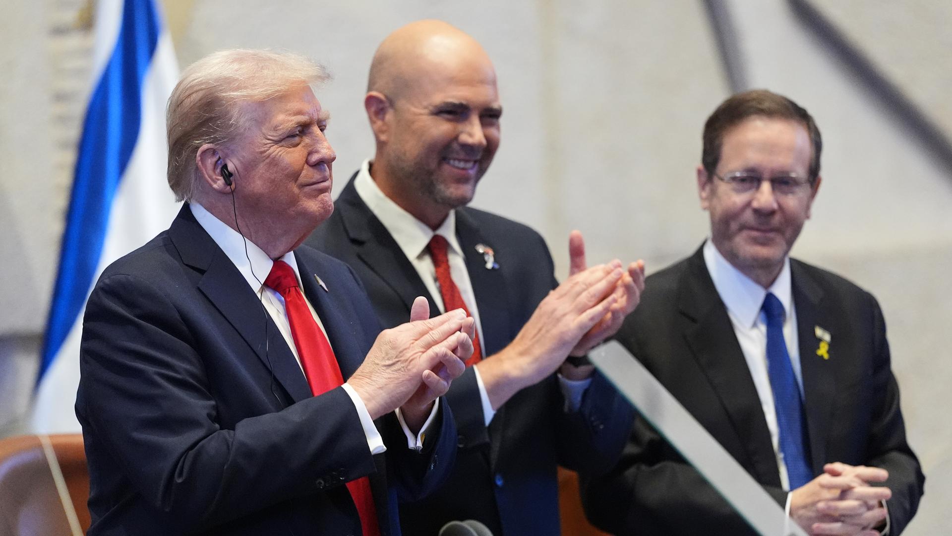 Standing Ovation für den amerikanischen Präsidenten Donald Trump im Knesset am 13.10.2025 in Jerusalem.