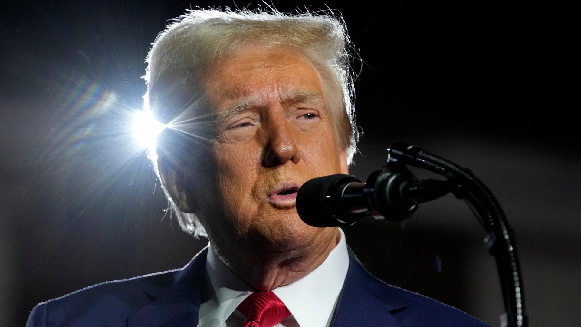 US-Präsident Donald Trump spricht während einer Veranstaltung im Circa Resort und Casino in Las Vegas.