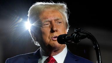 US-Präsident Donald Trump spricht während einer Veranstaltung im Circa Resort und Casino in Las Vegas.