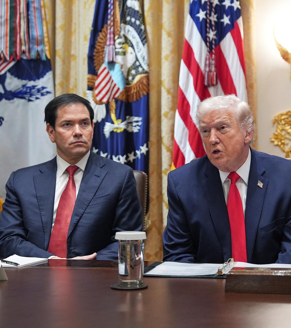 Donald Trump (M), Marco Rubio (l) und Verteidigungsminister Pete Hegseth, aufgenommen am 29.01.2026