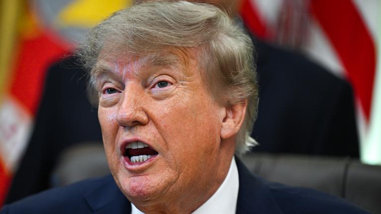 Donald Trump spricht im Oval Office und befürwortet die Herkunftskennzeichnungen für Rindfleisch und vereinfacht die Abwicklung für Viehzüchter.