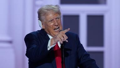 Donald Trump spricht auf dem Parteitag der Republikaner