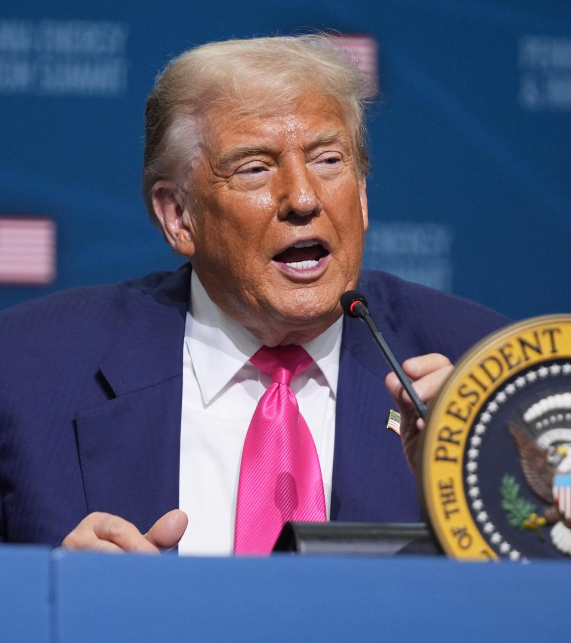 US-Präsident Donald Trump spricht auf der Eröffnungsveranstaltung für Energie und Innovation an der Carnegie Mellon University in Pittsburgh.
